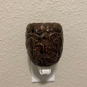 Brown wall mount plug in scentsy